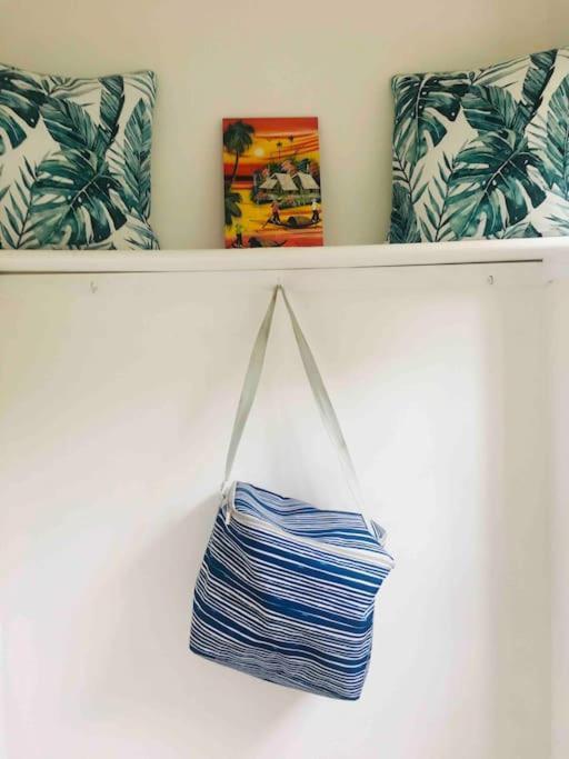 Seaside Flat In The Heart Of แฮร์นเบย์ ภายนอก รูปภาพ